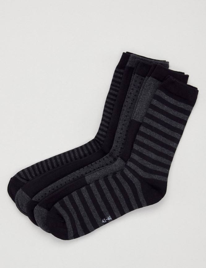 Laid Goods Front View