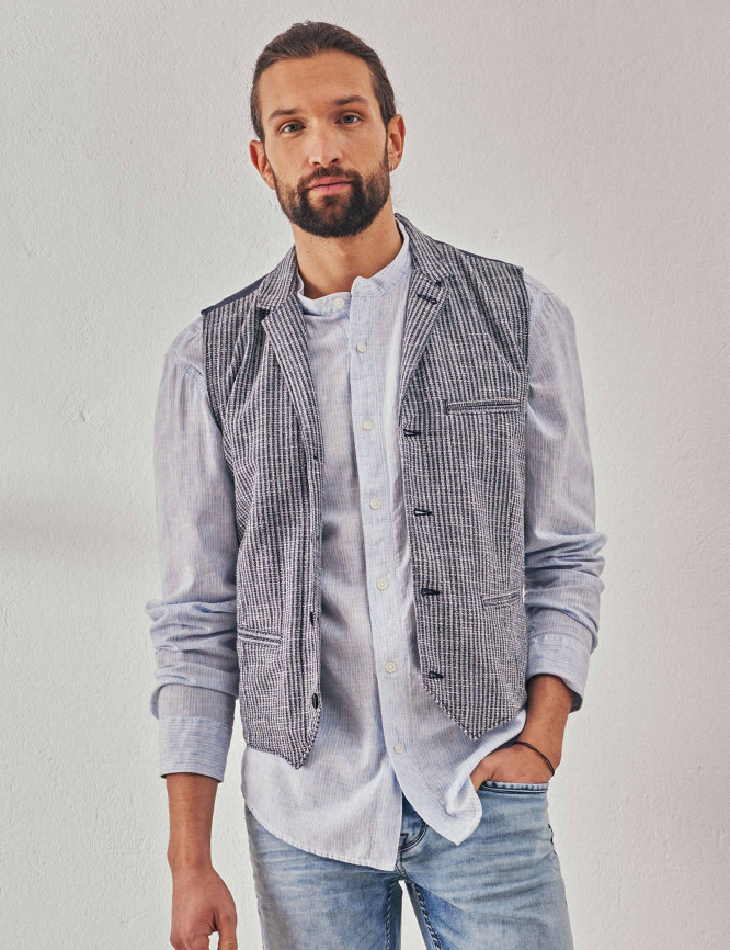 Laid Goods Front View