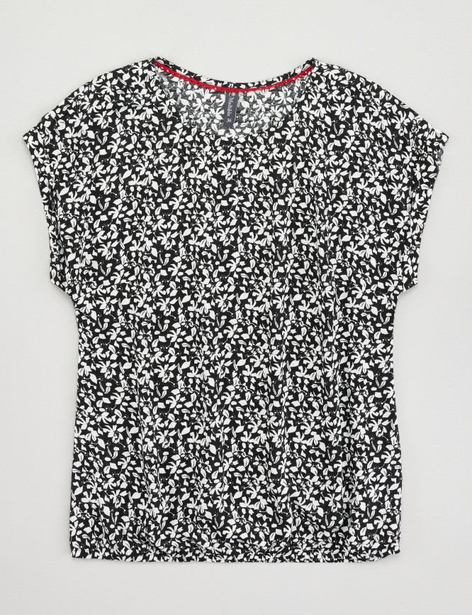 Laid Goods Front View