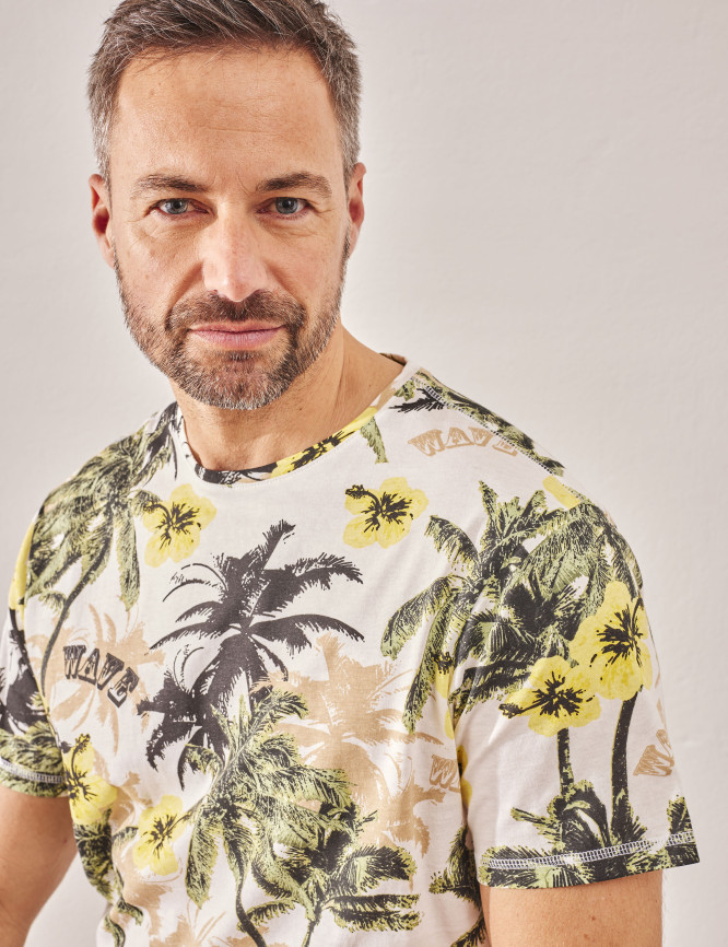 Laid Goods Front View