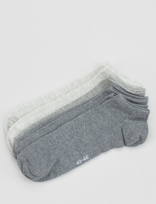 Laid Goods Front View