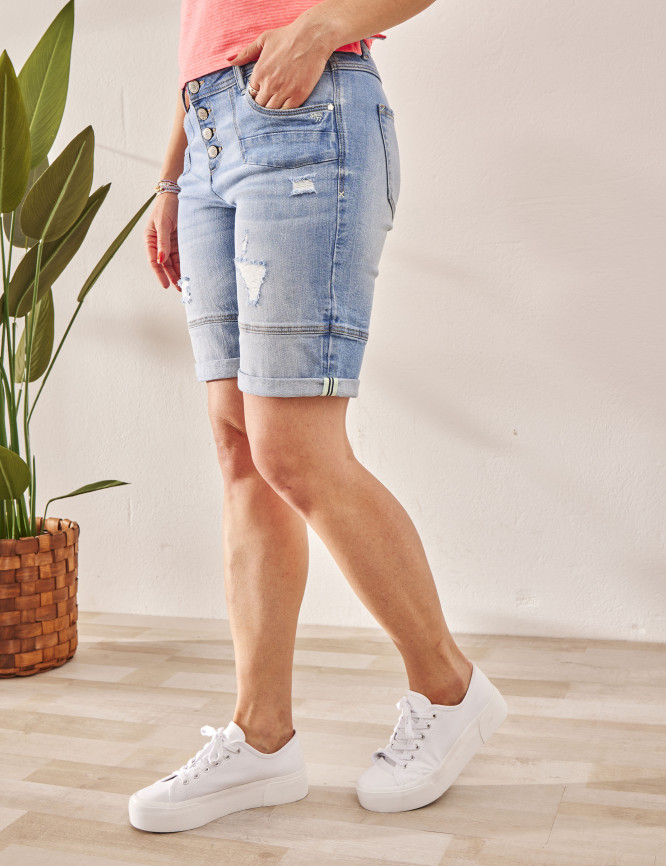 Laid Goods Front View