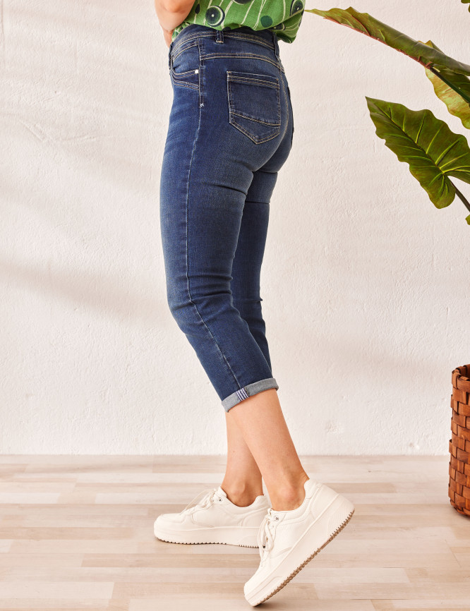 Laid Goods Front View