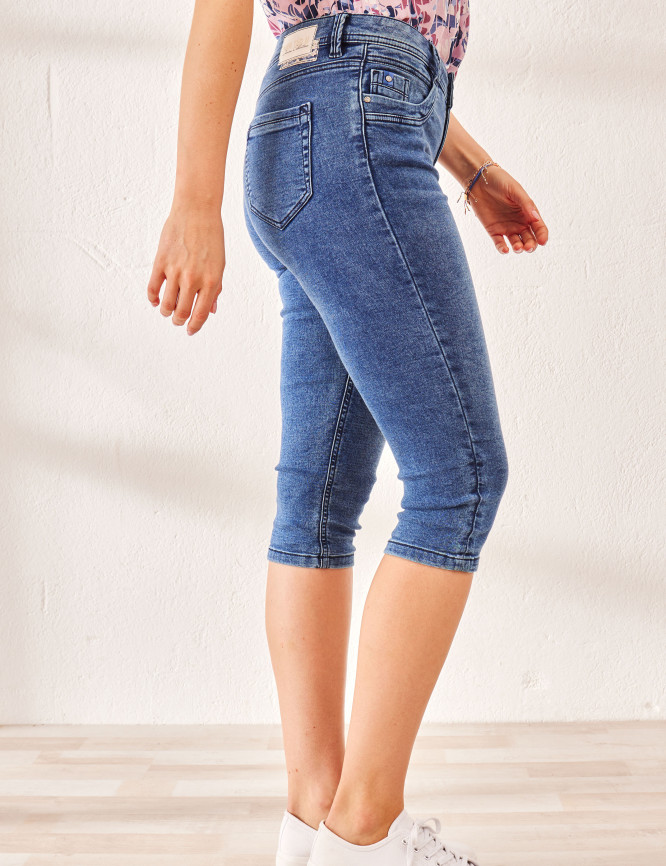 Laid Goods Front View