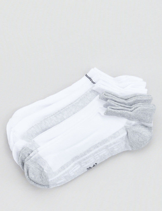 Laid Goods Front View