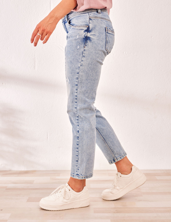 Laid Goods Front View