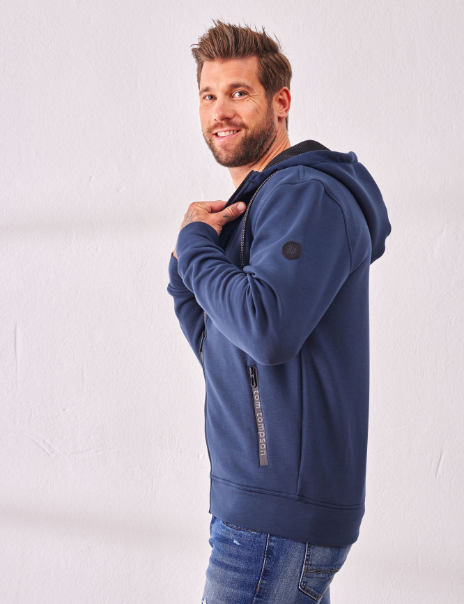 Laid Goods Front View