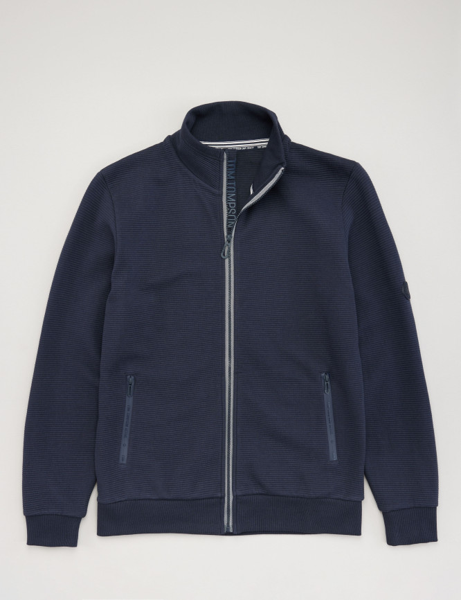 Laid Goods Front View