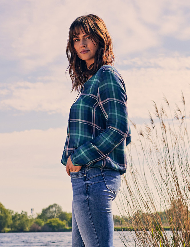 Laid Goods Front View