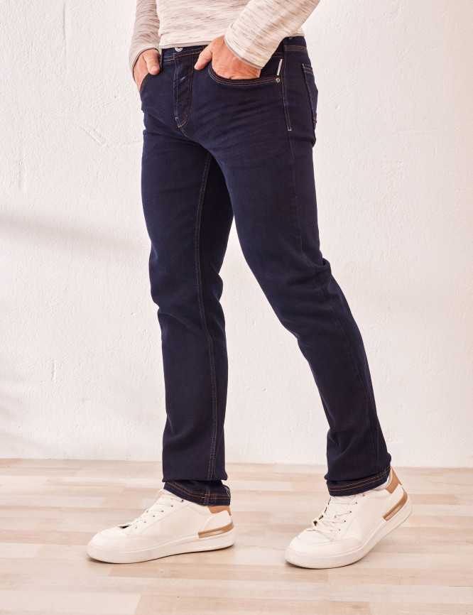 Laid Goods Front View