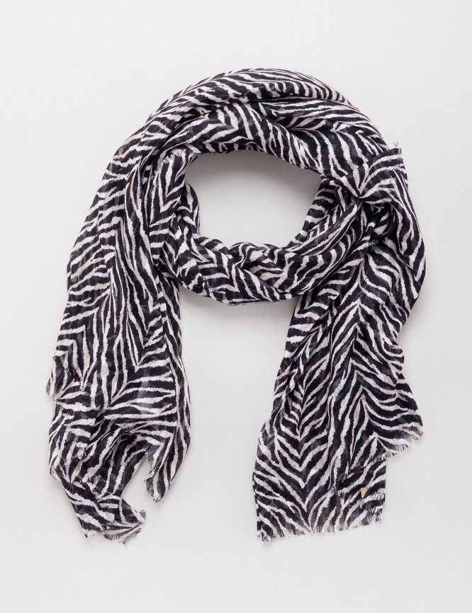 Laid Goods Front View