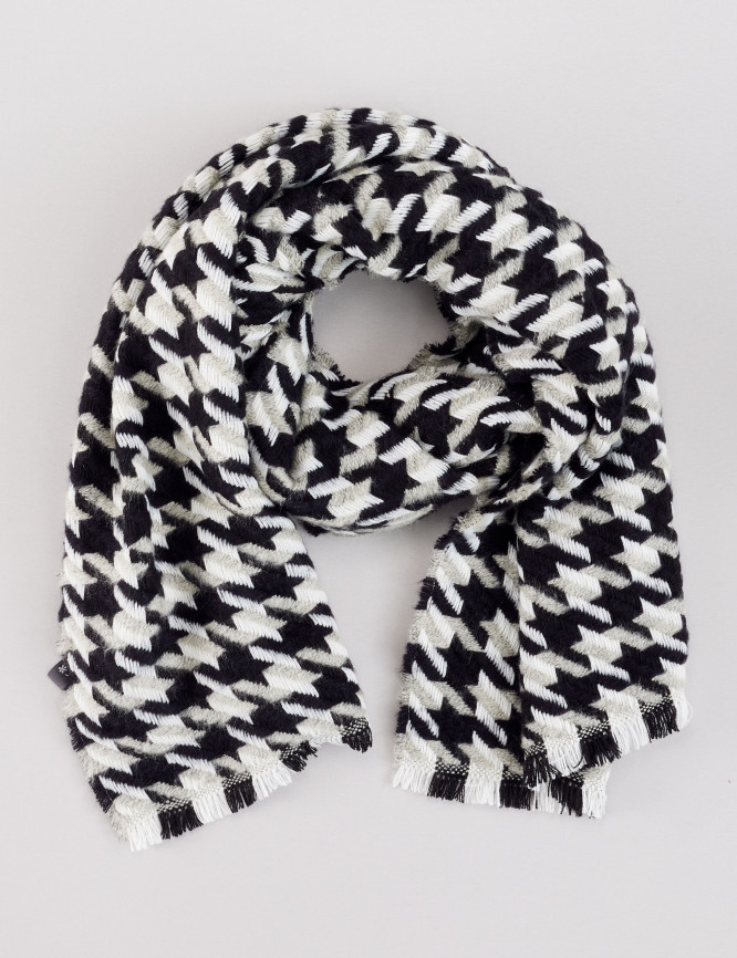 Laid Goods Front View