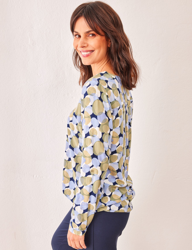 Laid Goods Front View