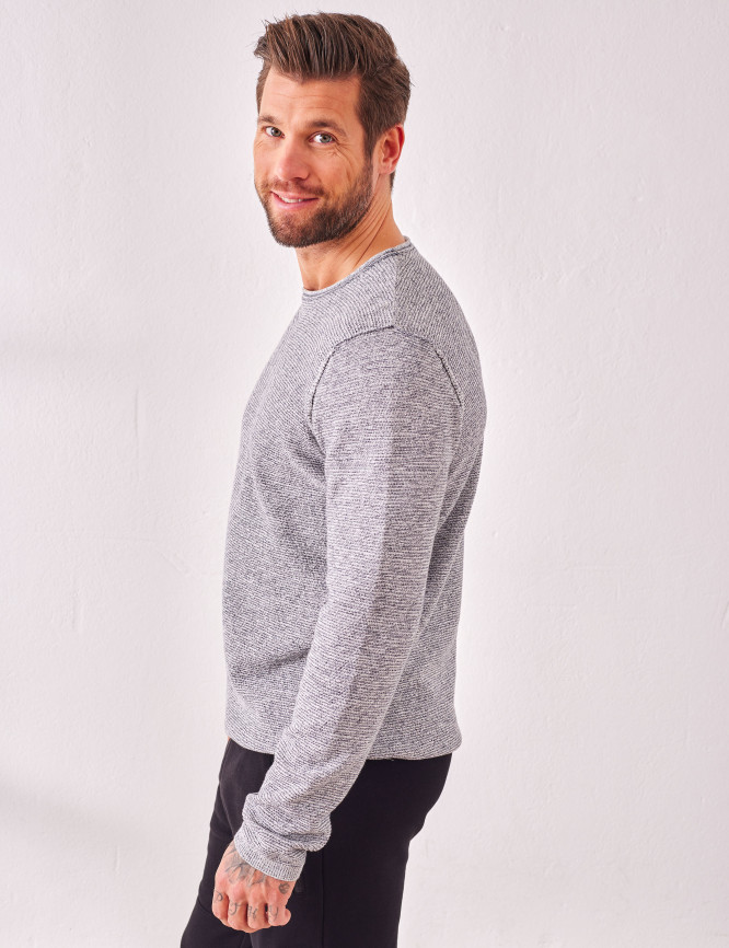 Laid Goods Front View