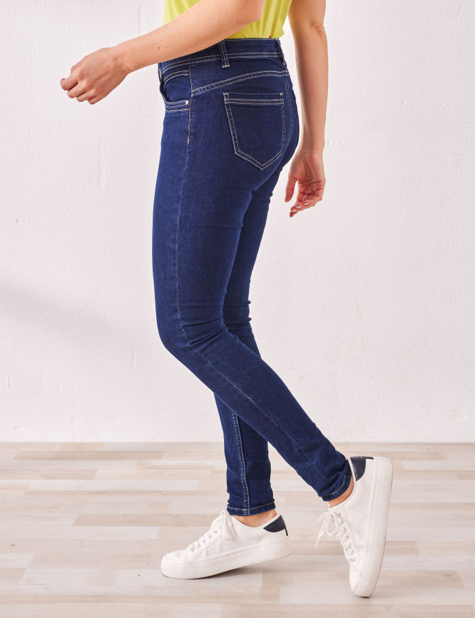 Laid Goods Front View