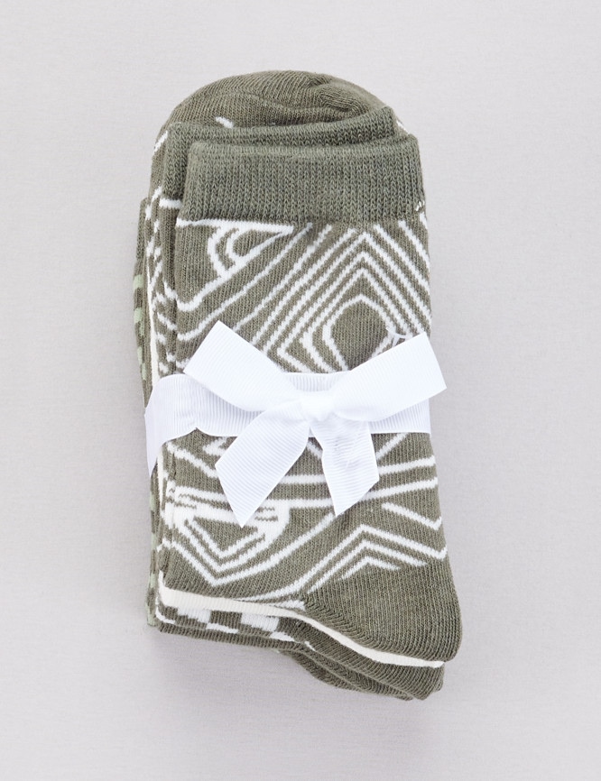 Laid Goods Front View