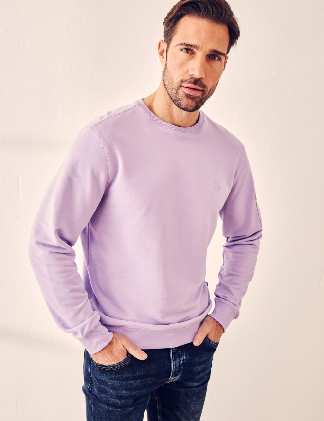 Laid Goods Front View