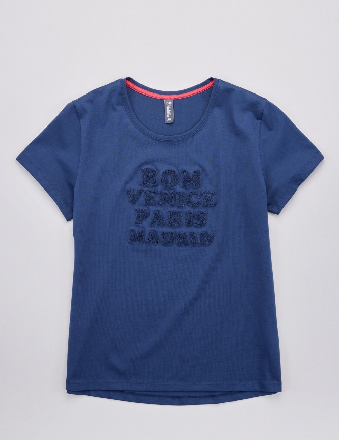 Laid Goods Front View