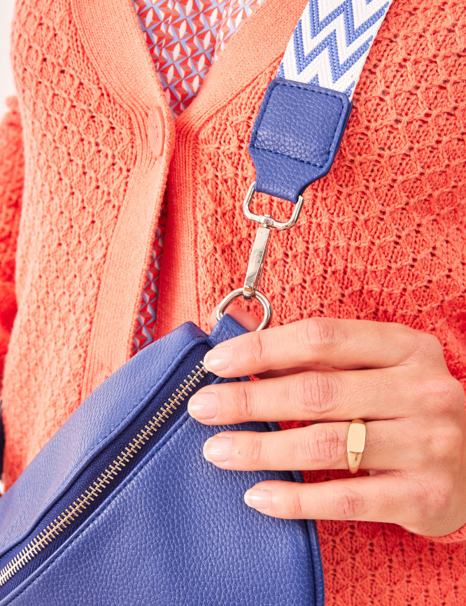 Laid Goods Front View