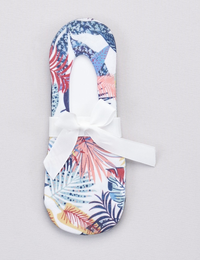 Laid Goods Front View