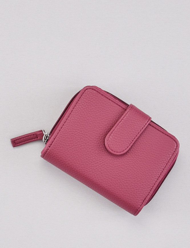 Laid Goods Front View