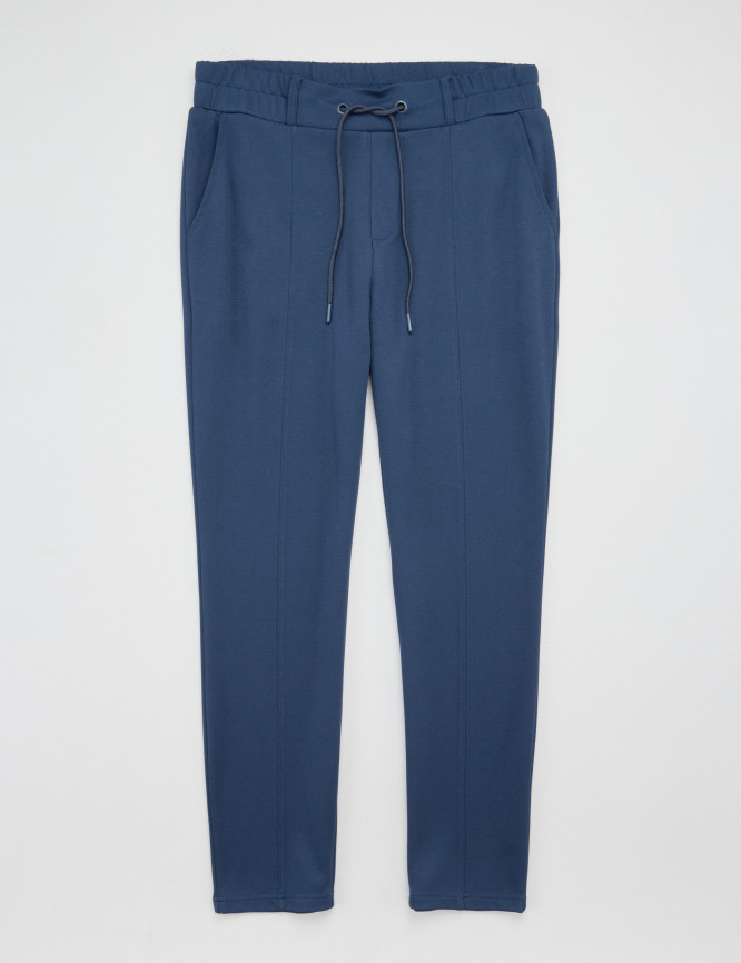 Laid Goods Front View