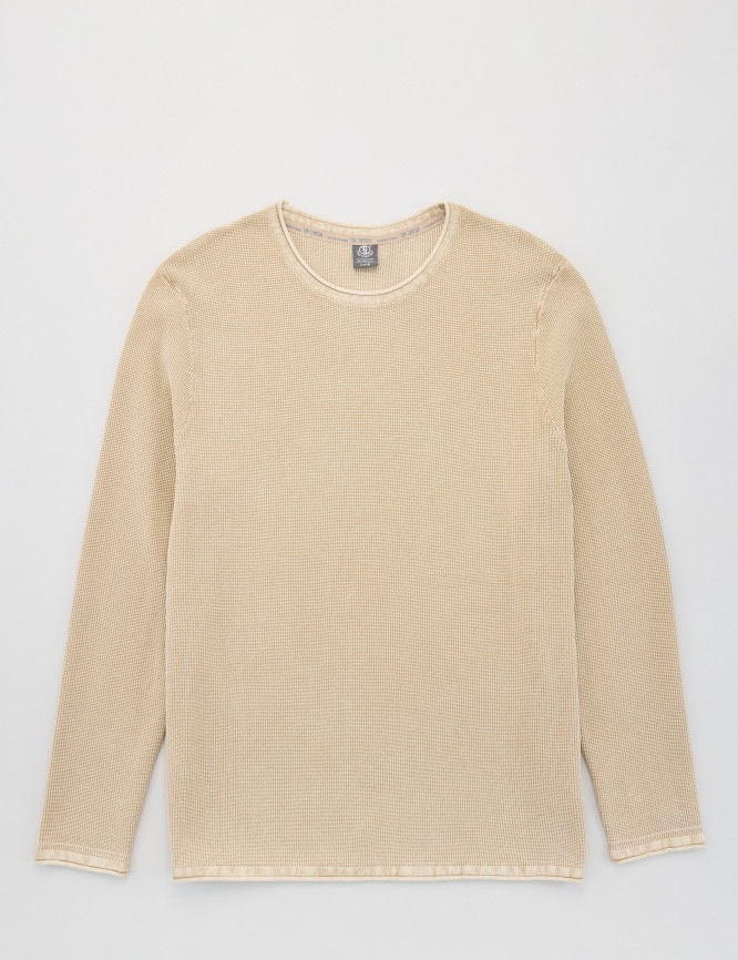 Laid Goods Front View