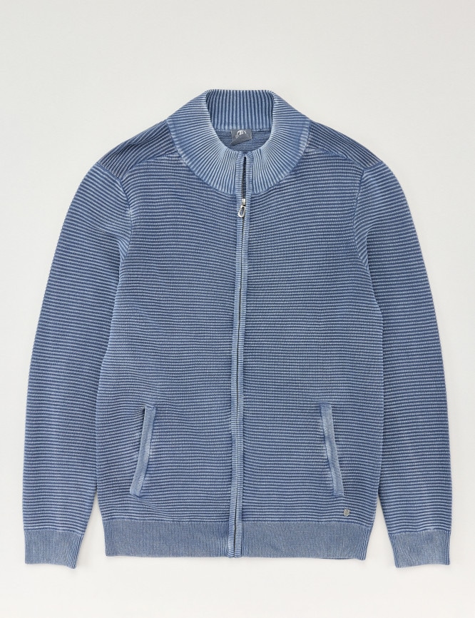 Laid Goods Front View