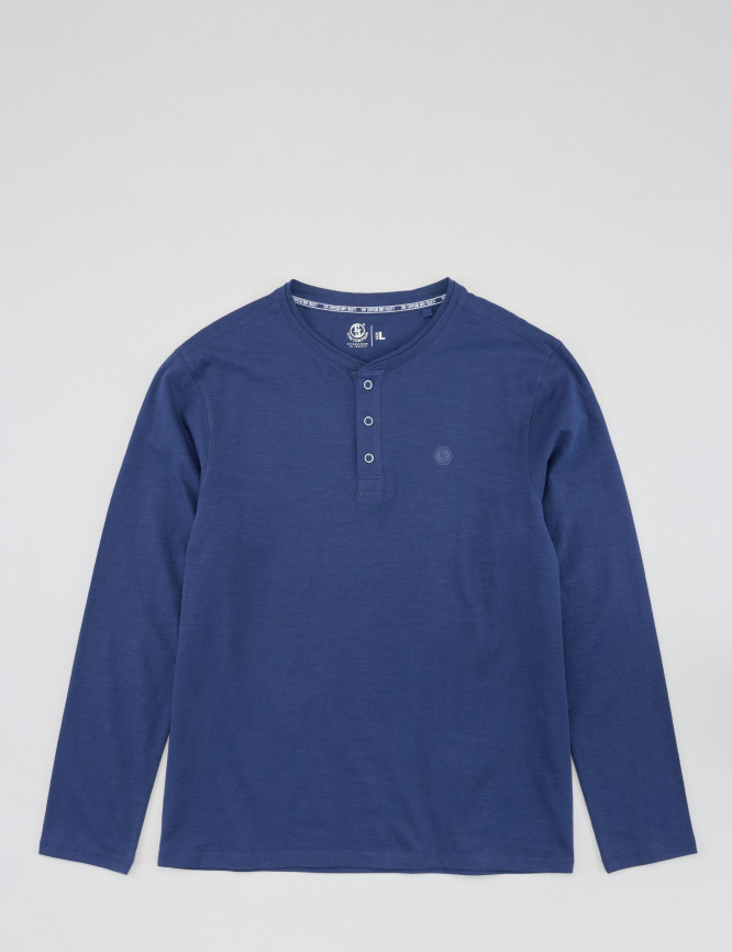 Laid Goods Front View