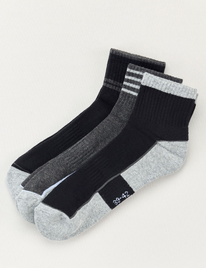 Laid Goods Front View