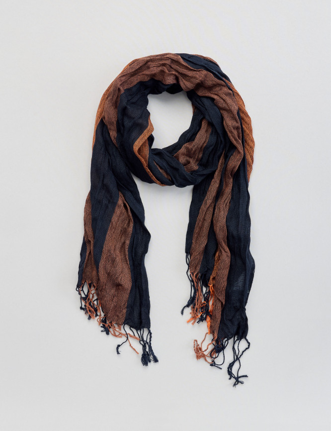 Laid Goods Front View