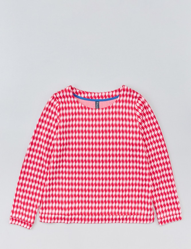 Laid Goods Front View