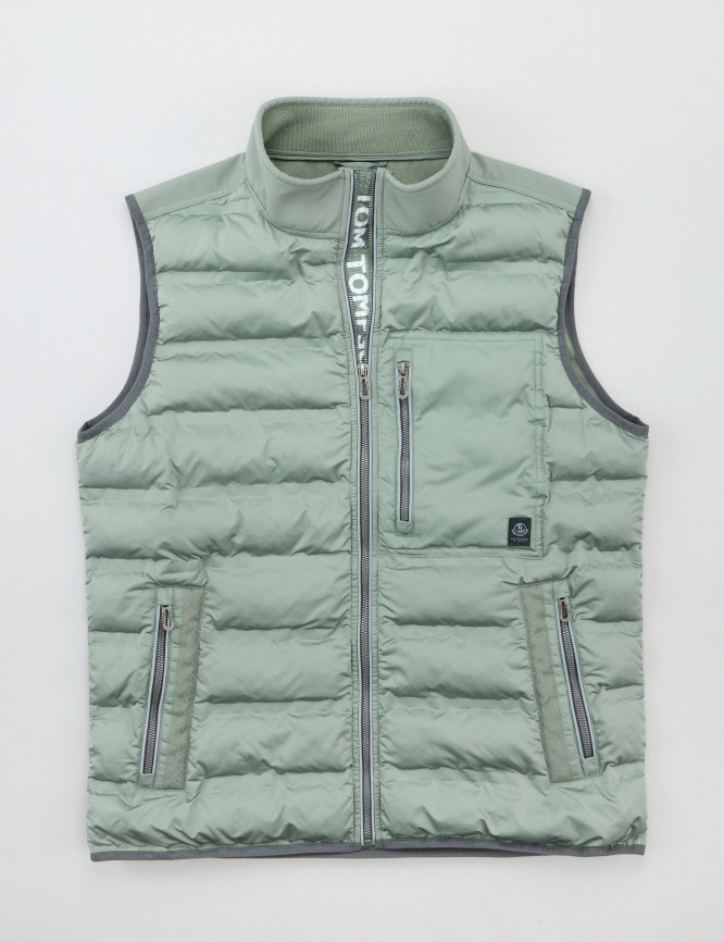 Laid Goods Front View