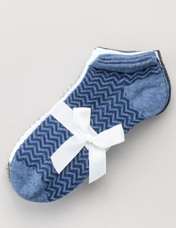 Laid Goods Front View