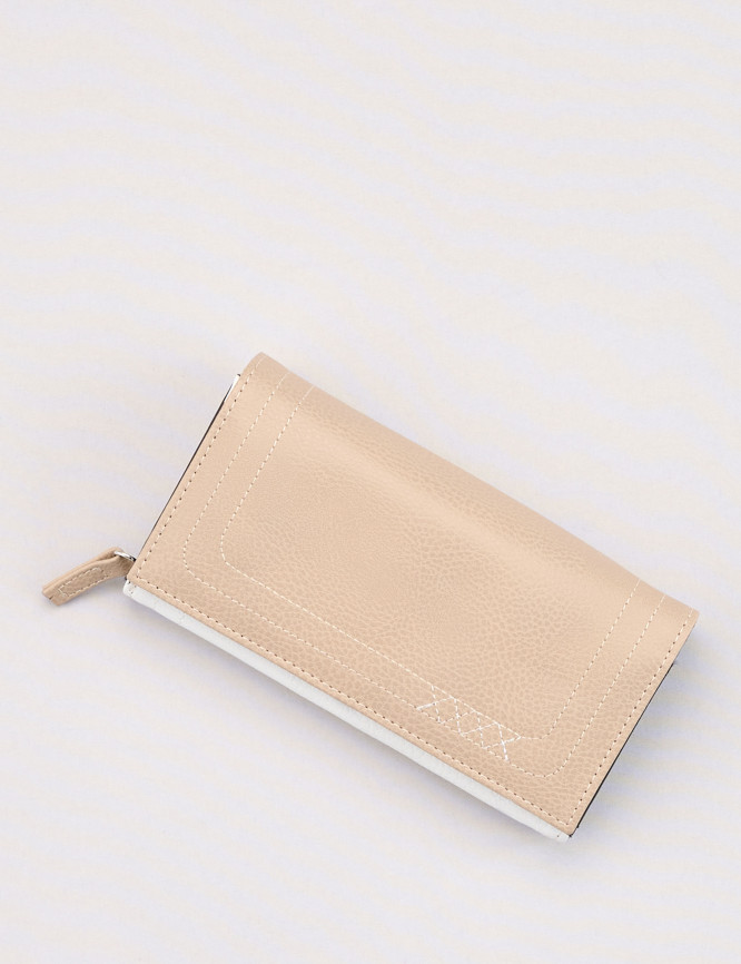 Laid Goods Front View