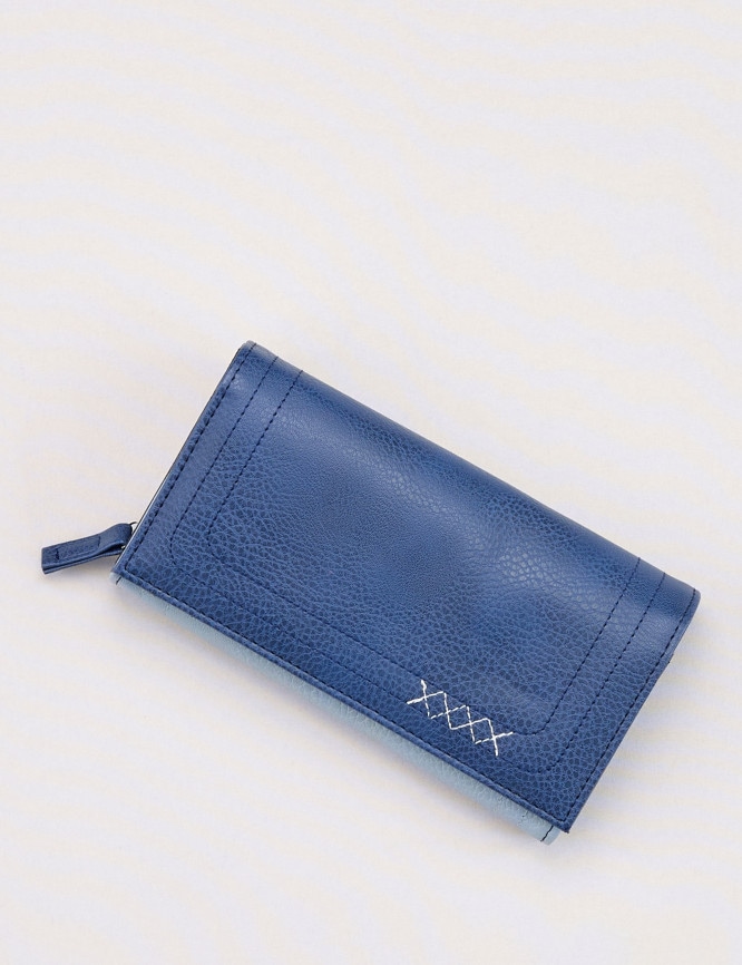 Laid Goods Front View