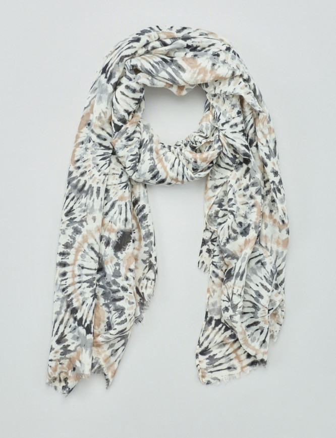 Laid Goods Front View