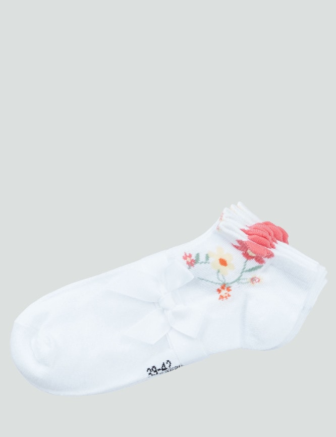 Laid Goods Front View