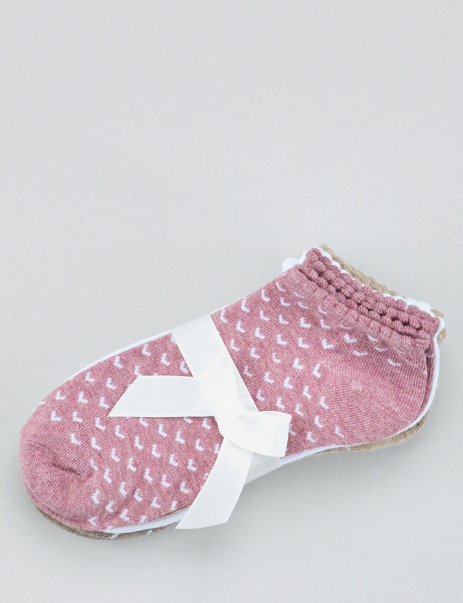 Laid Goods Front View