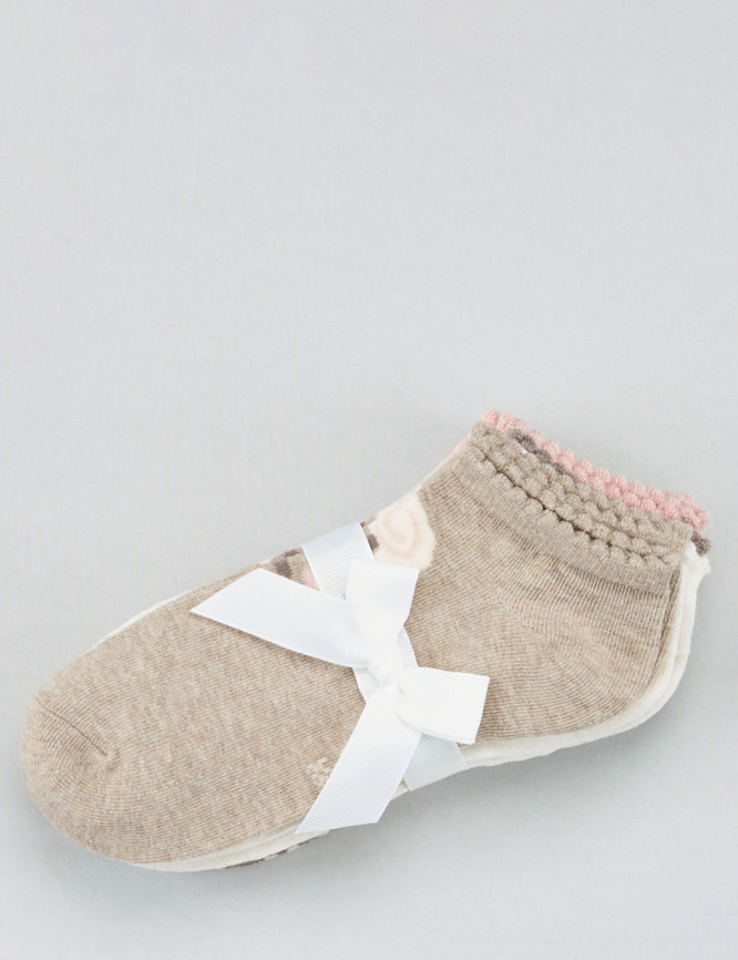 Laid Goods Front View