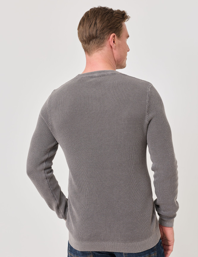 Model Back View