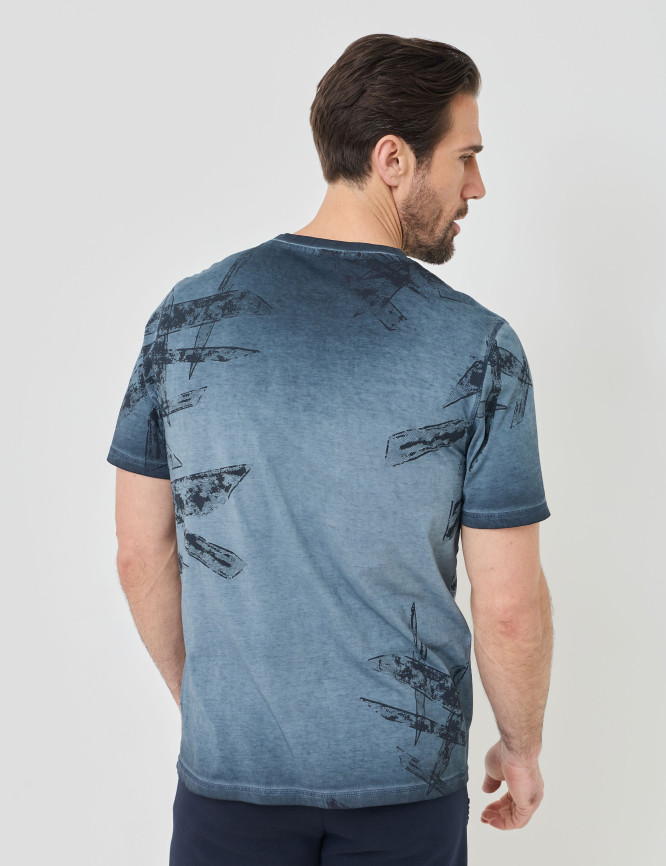 Model Back View
