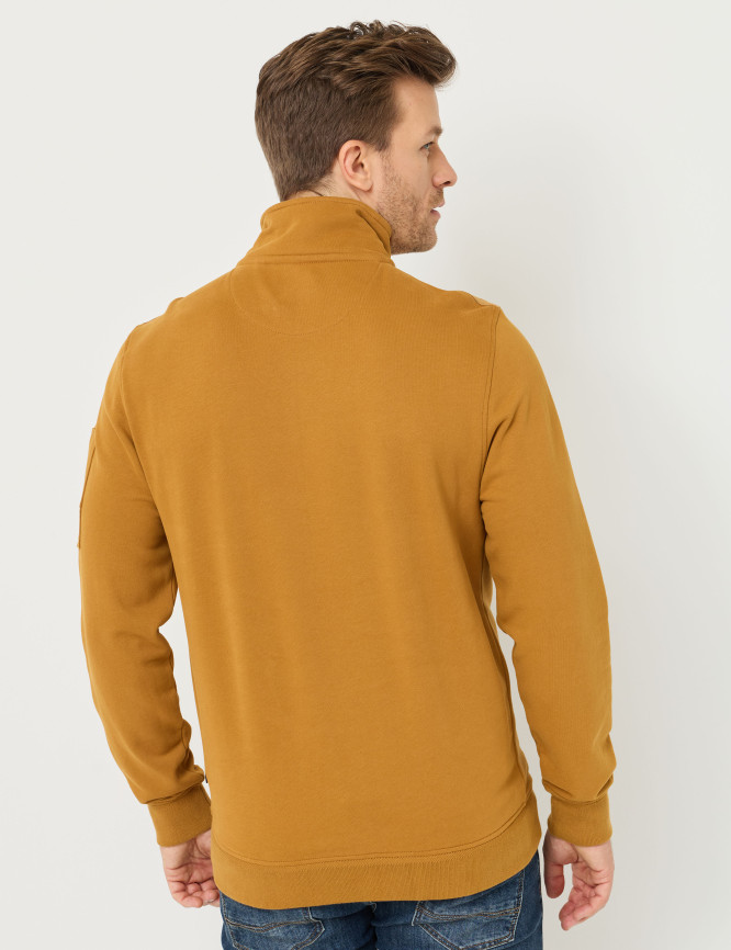 Model Back View