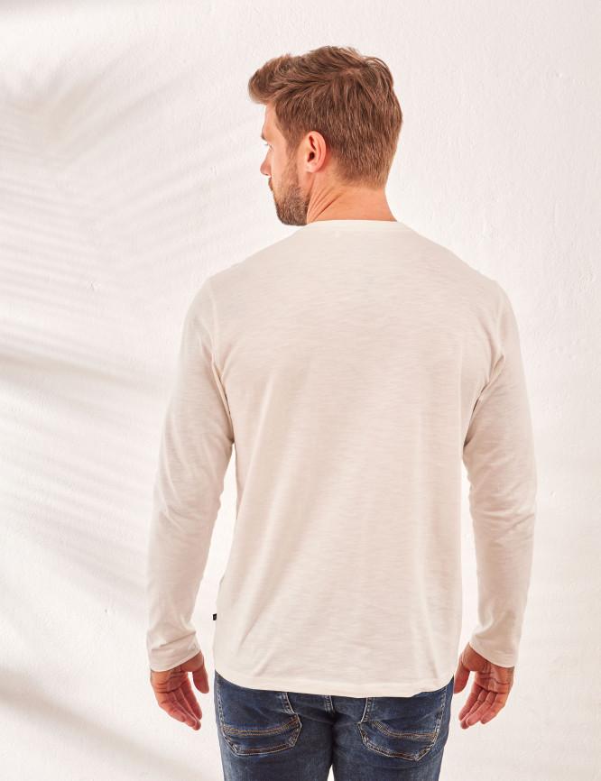 Model Back View