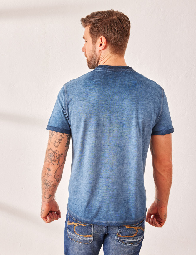 Model Back View